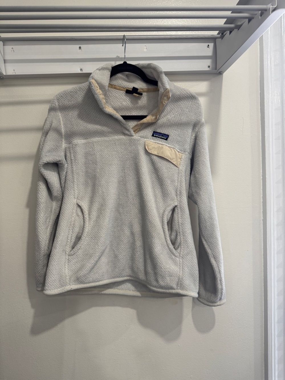 Patagonia Light Gray Fleece Snap-Neck Pullover with Cream Trim